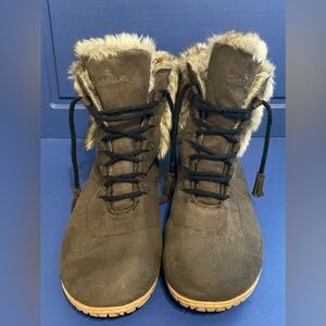 Cuddl Duds Olive fur lined boots Size 11 women’s with tassel tipped laces